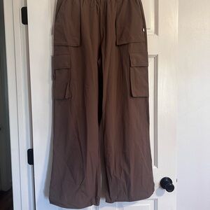 Fabletics Women’s Tan Cargo Pants